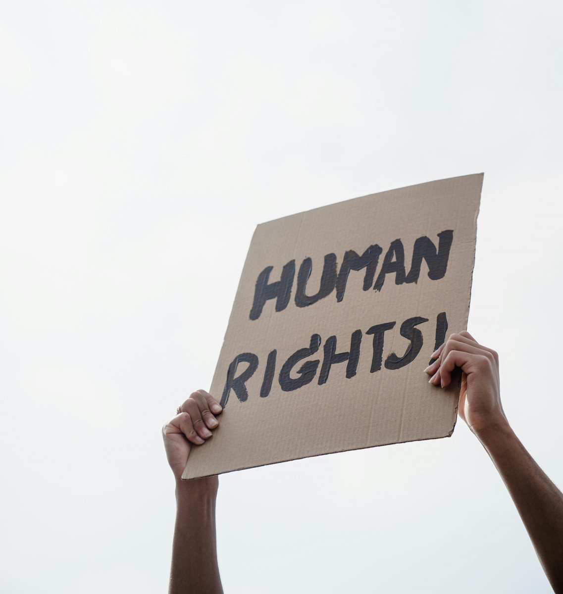 Els drets humans no són opcions ni privilegis: són la base d’un món just. Avui, i cada dia, lluitem per la Justícia Global i els #DDHH arreu. 🌍✊#DretsHumans #10Desembre