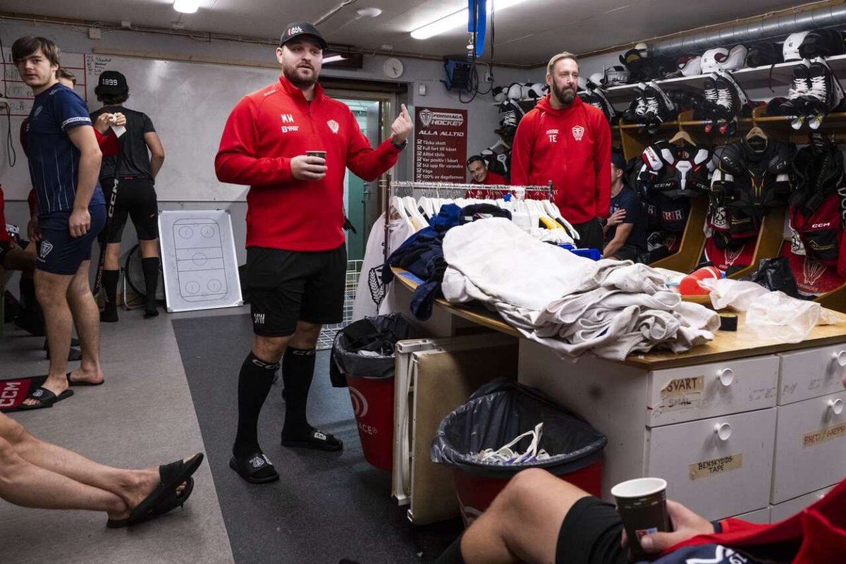 Med två omgångar kvar av grundserien är Forshaga strax under Allettan-strecket.

Men här är detaljen som gör att värmlänningarna redan säkrat en plats i toppserien.

”Det är inte omöjligt att vi förstärker laget”

vf.se/2024/12/10/uta…