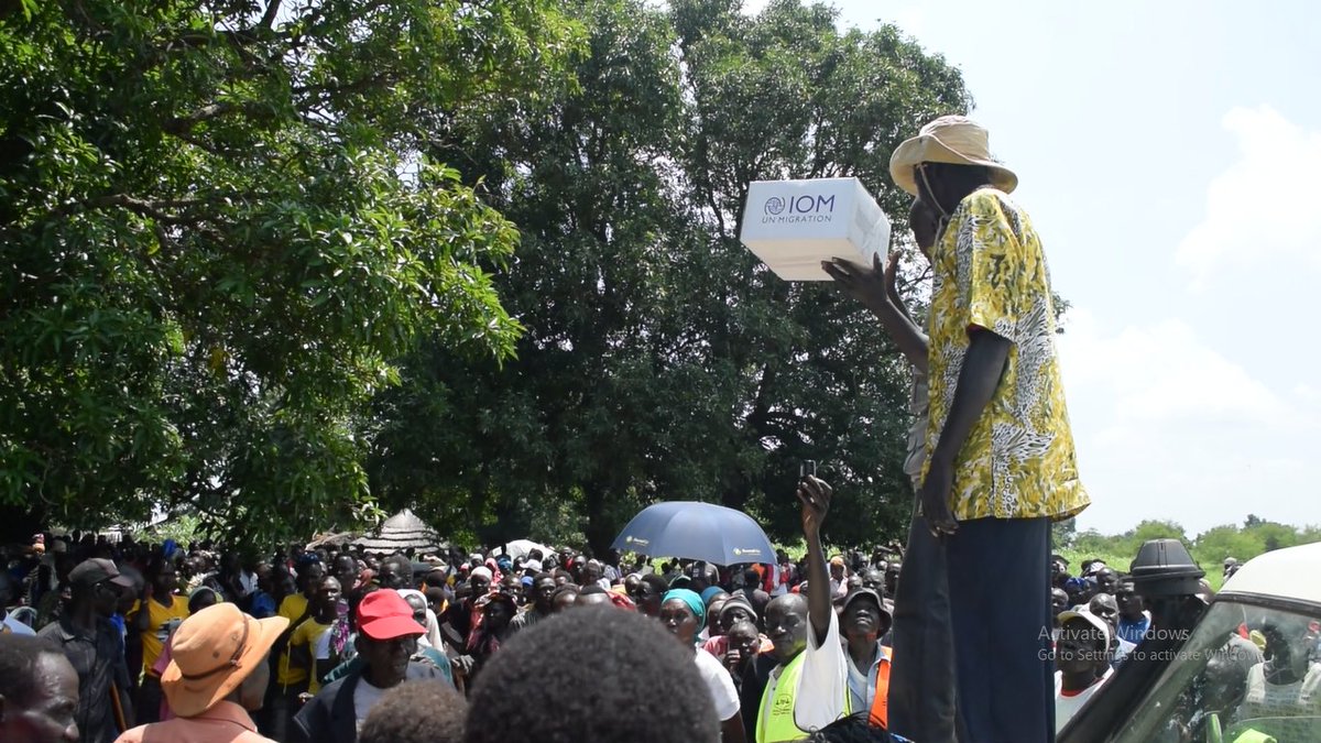 YEDA_ID's tweet image. Before conducting Shelter-NFI (Non-Food Item) distribution, @YEDA_ID field staff ensures beneficiaries are well-informed by providing an orientation on:
1. Types of Items ensuring clarity on what to expect.
2. Distribution Guidelines &amp;amp; protocols to follow during distribution.