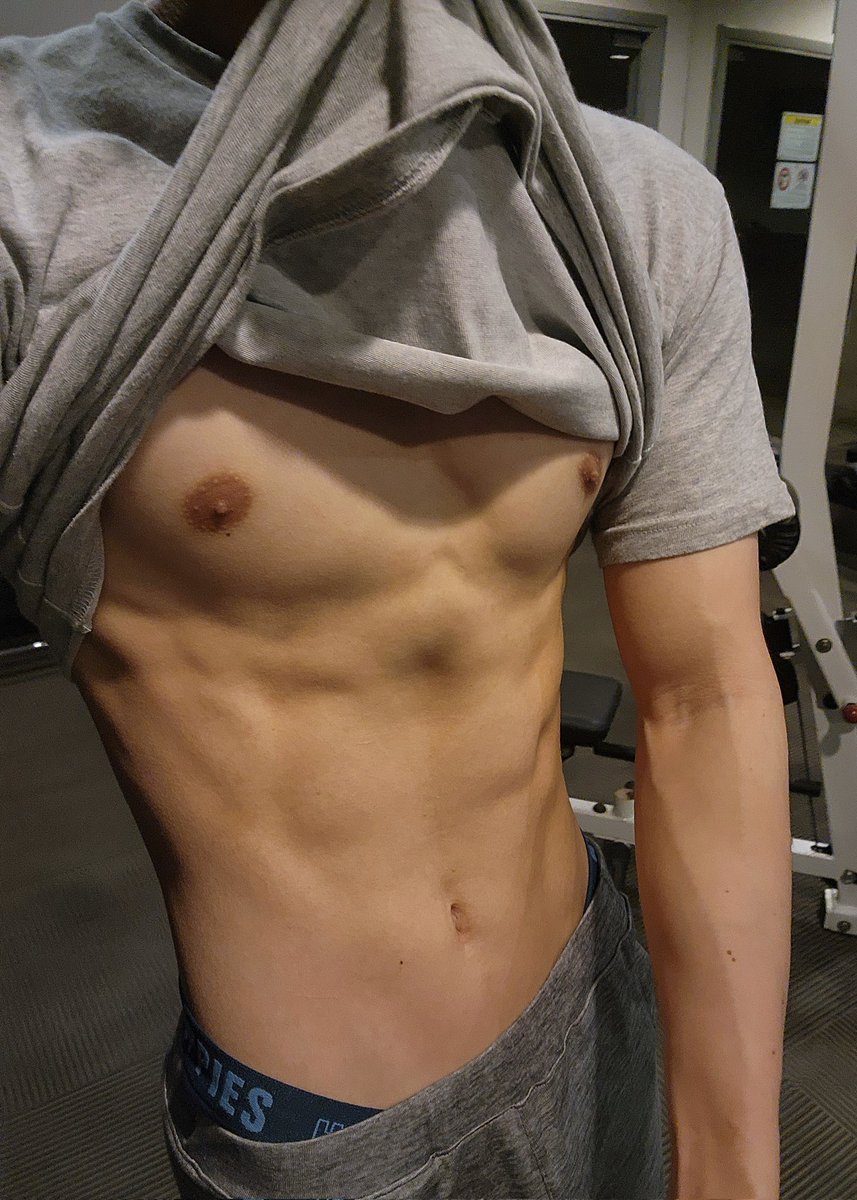 ThatDarnTwink's tweet photo. always horny at the gym... if you play with my nipples between sets to turn me on even more, who knows what I'll do for you after my workout 😏 https://t.co/pmmbLY4eVC