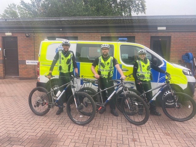 PSOSSEEdinburgh's tweet photo. Here in the south-east, for the month of December our community team are heading up Operation Southsider. This is our dedicated proactive operation to deter and investigate acquisitive crime.
#SECPT
#OpSouthsider
#AquisitiveCrime
#CommunityPolicing https://t.co/cF7RSLexvU