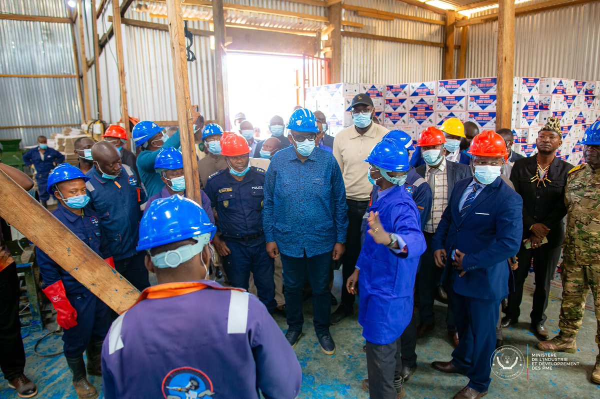 LouisWKabamba's tweet photo. # RDC J’ai effectué une visite d’inspection à l’Usine de l’ETS Emmanuel Savonnerie Aigle à Ariwara dans la province de l’Ituri bénéficiaire d’un accompagnement du FPI. Le Gouvernement est donc déterminé à promouvoir les petites et moyennes entreprises.
@Presidence_RDC https://t.co/EFQuxEIJLe