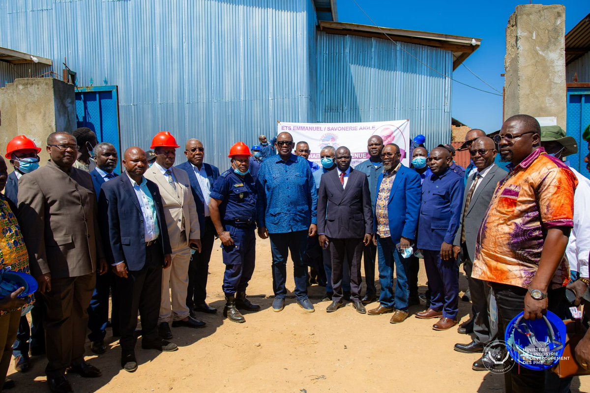 LouisWKabamba's tweet photo. # RDC J’ai effectué une visite d’inspection à l’Usine de l’ETS Emmanuel Savonnerie Aigle à Ariwara dans la province de l’Ituri bénéficiaire d’un accompagnement du FPI. Le Gouvernement est donc déterminé à promouvoir les petites et moyennes entreprises.
@Presidence_RDC https://t.co/EFQuxEIJLe