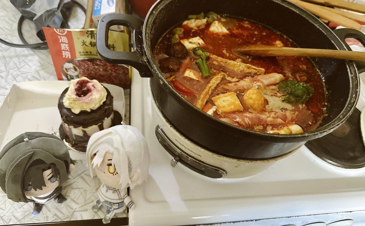 ayukic17_'s tweet photo. Let’s have a hotpot party in my new apartment nya( ΦωΦ )𓃠
Miss u, take care and stay warm nya.꒰ঌ(⌯'-'⌯)໒꒱.𓏲𓎨
#dear_u_san
#NiceToMeetUpape
#ぬいぐるみの時間 https://t.co/jmIwryP5jQ