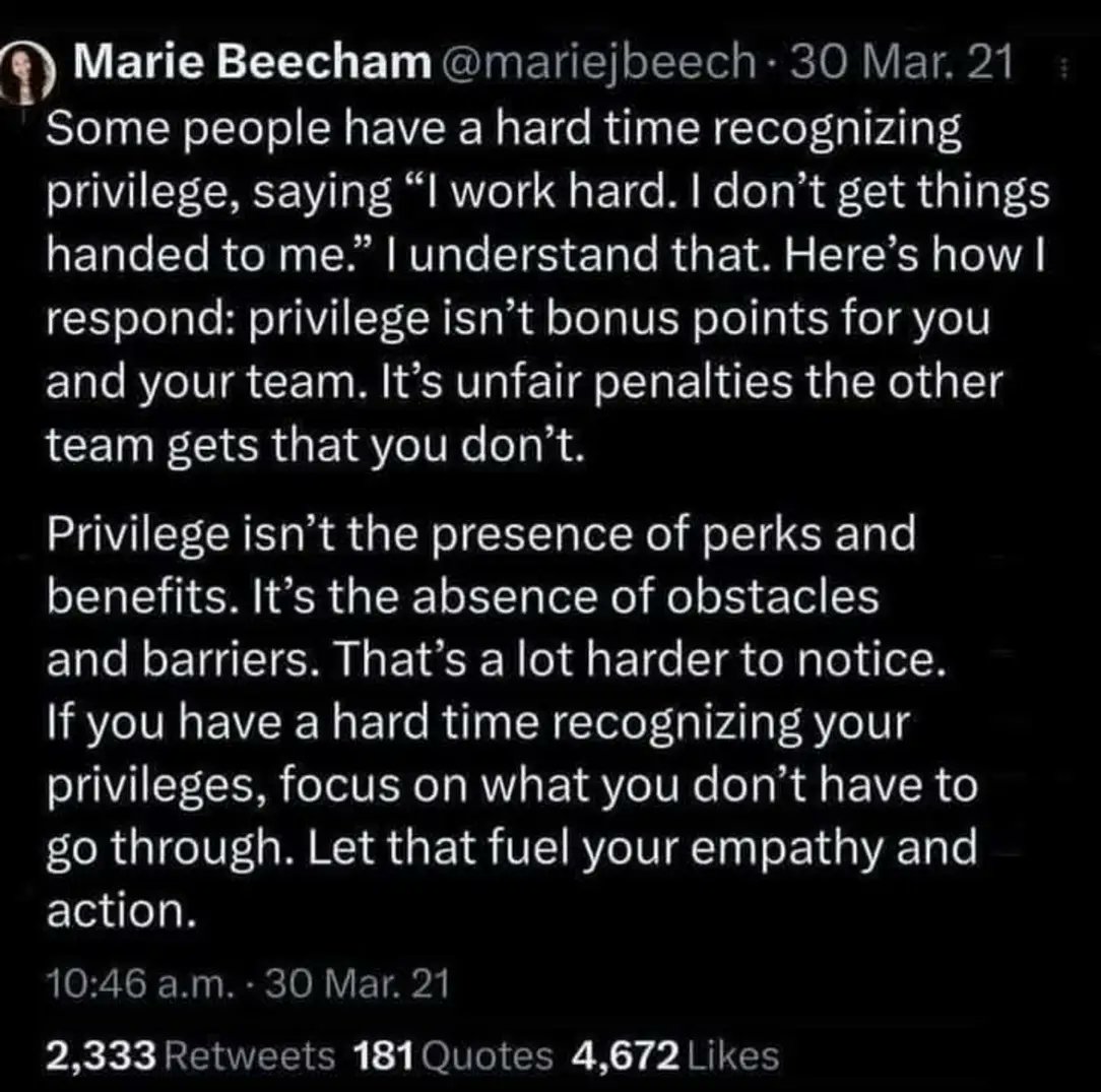 agentWred's tweet photo. @MatthewBerryTMR 
I thought this might be useful for non-football fans to recognize a Kansas City Chiefs player when they see one. https://t.co/JKCtFEXo3J