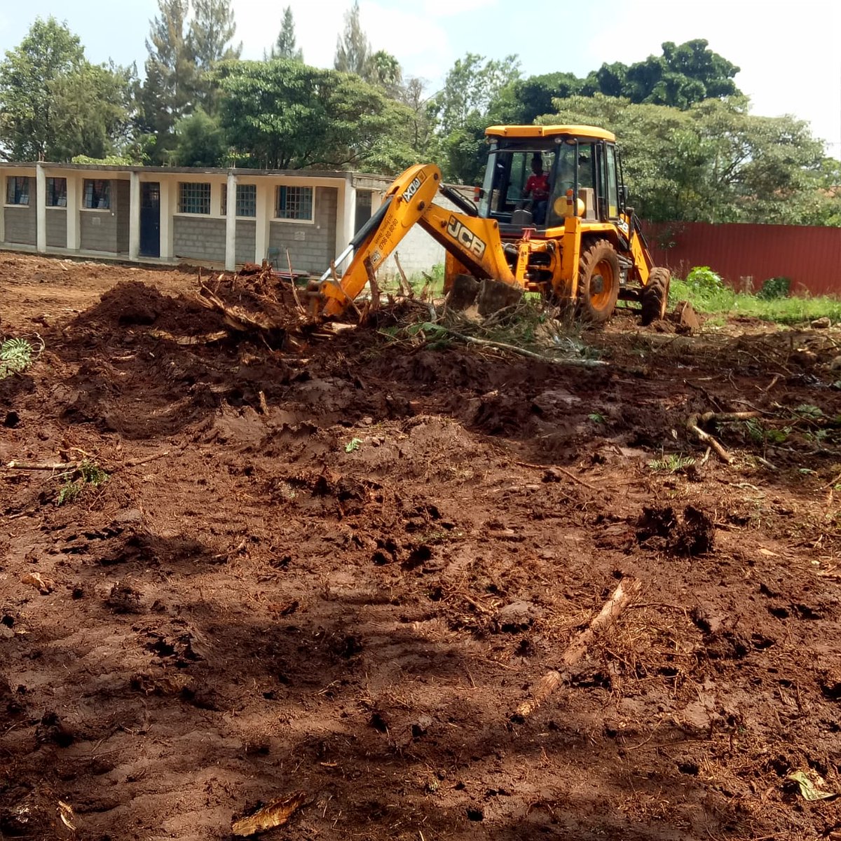 Georex_Trading's tweet photo. Starting off the day's project with the JCB backhoe loaderπ.
For construction machineries and equipment π0796808080 https://t.co/0UX5gVypHv