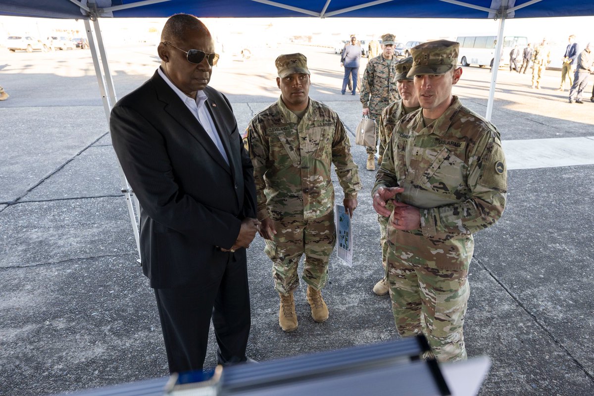 SecDefAustin's tweet photo. I met with the U.S. Army Japan team at Yokohoma North Dock today. I saw firsthand how the Army is delivering on historic announcements by the United States and Japan over the past four years to strengthen regional deterrence. https://t.co/iw0bNEqKiM