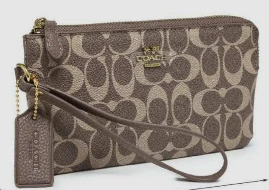 Estilo8819's tweet photo. Lujo al alcance de todos.
"La elegancia de las grandes marcas está más cerca de lo que crees. 
Crossbody y carteras inspiradas en marcas exclusivas que no solo complementan tu estilo, sino que lo elevan. 🖤¿Listos para marcar la diferencia?
¡Elige la tuya!
#estilounico https://t.co/MyAV0xVKbO