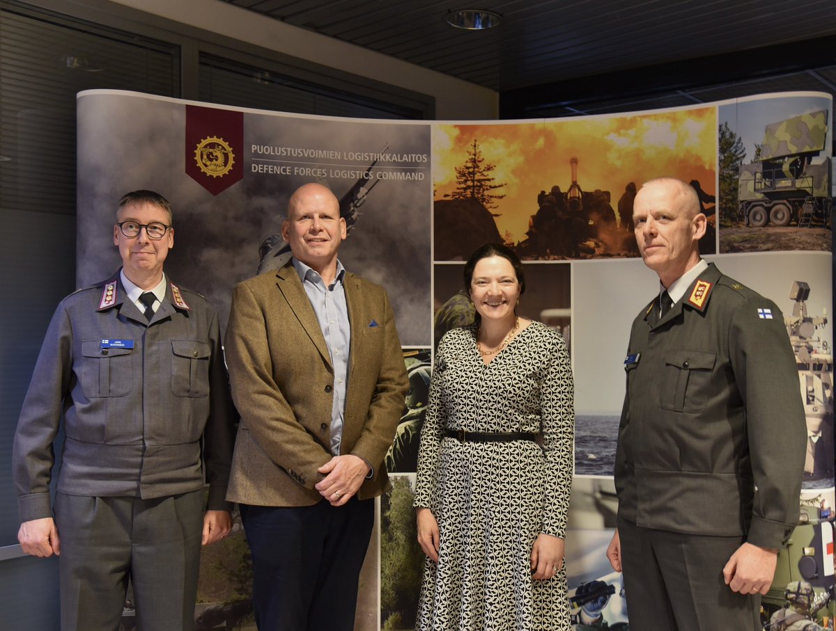 Puolustusvoimien logistiikkalaitos (@pvlogl) on Twitter photo 🇬🇧🇫🇮
Britannian Suomen-suurlähettiläs Laura Davies <a href="/FCDOLauraDavies/">Laura Davies</a> ja Puolustusasiamies evl David John Hirst vierailivat Logistiikkalaitoksen esikunnassa. Kiitos hyvistä keskusteluista mm. teknologiainnovaatiotoiminnasta! 🇬🇧🇫🇮
Britannian Suomen-suurlähettiläs Laura Davies <a href="/FCDOLauraDavies/">Laura Davies</a> ja Puolustusasiamies evl David John Hirst vierailivat Logistiikkalaitoksen esikunnassa. Kiitos hyvistä keskusteluista mm. teknologiainnovaatiotoiminnasta!