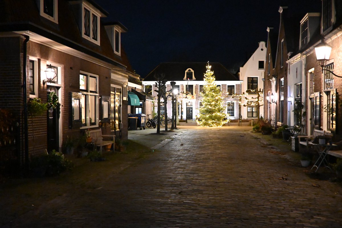 Gisteravond even mijn camera in het donker getest. Het is nog erg wennen met de knoppen net wat anders, maar ik denk dat het best goed gaat komen ☺️