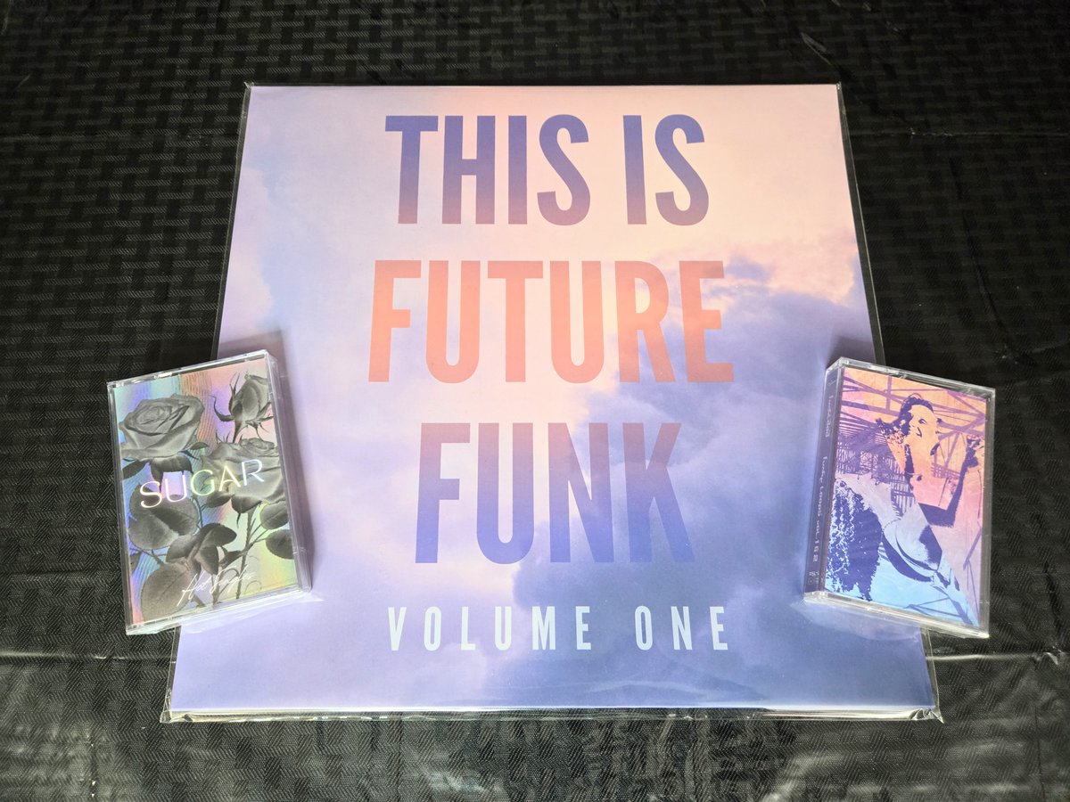 It's always a treat to receive some goodies from @coraspect! 💖 And this time's no different with 'Sugar' by <a href="/HotSinglesMusic/">Hot Singles</a>, 'Funky Loops Vol. 1 &amp; 2' @DJCockatiel, and 'This is Future Funk Vol. 1' by quite a few folks! Check out coraspect.bandcamp.com/album/this-is-… for the full artist list!
