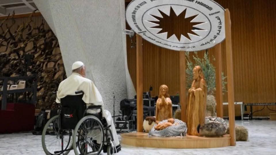 The Pope unveiled this year's Nativity scene at the Vatican. It depicts the baby Jesus in a crib covered with a Palestinian keffiyeh. 
How do we bring peace to this conflicted world?
#ChristmasIsForEveryone
#