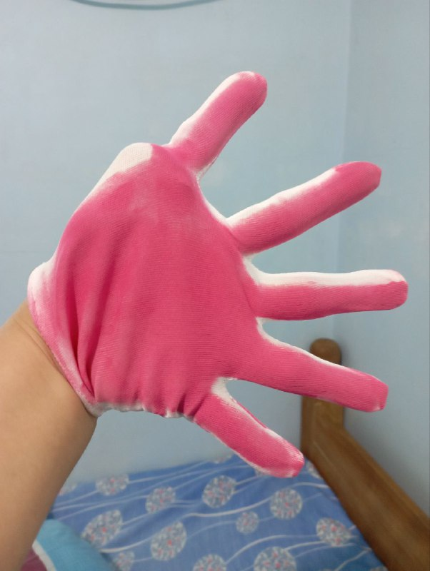 rataya3690's tweet photo. Gloves are...somewhat uncomfortable when you live in a 5-fingered world (u.u) #6fingers #polydactyly #seisdedos #6daliri #sixfingers #12fingers #extrafingers #special #uniquehand #sellingcontent #selling #fakebody #polidactilia https://t.co/uykX5QB8HF