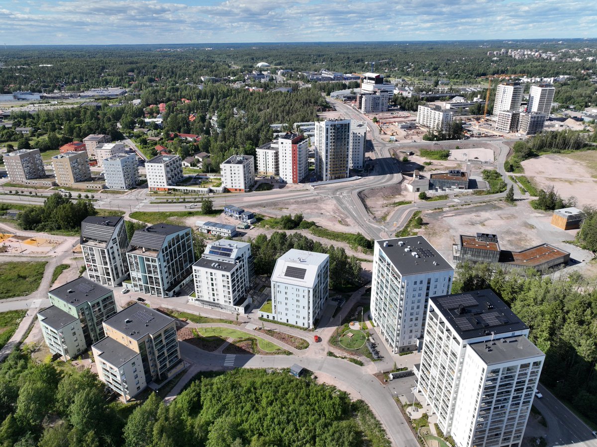Asemakaava on tarkin kaavataso, joka ohjaa yksittäisen alueen, kuten korttelin tai tontin rakentamista ja käyttöä.

Voit tutustua vireillä oleviin asemakaavahankkeisiin Espoon karttapalvelussa.

kartat.espoo.fi/IMS/fi?REQUEST…

#Kaupunkisuunnittelu #LocateInEspoo