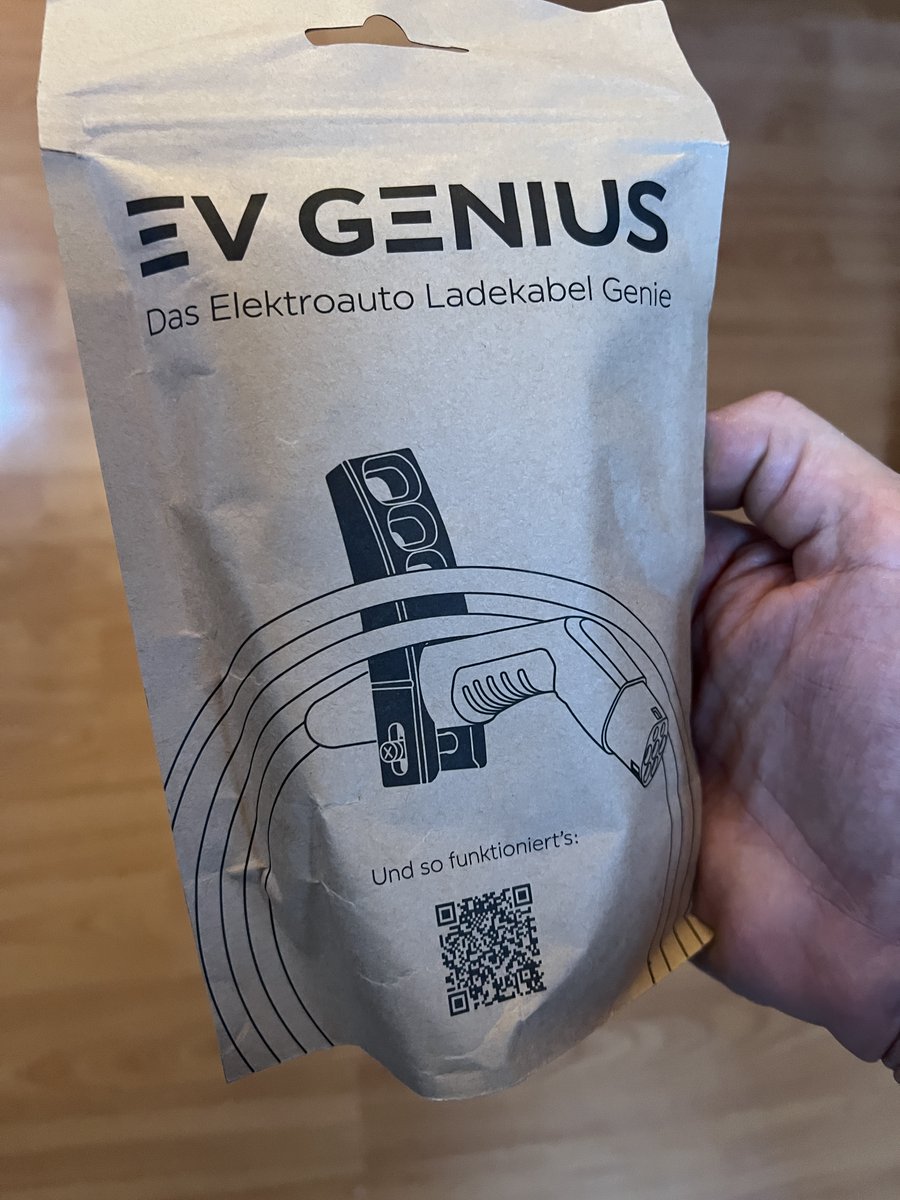 zfescht's tweet photo. Neues Gadget eingetroffen! "EV GENIUS" von @robinevtv - soll ich ein Review-Video machen?

Vielen lieben Dank an @robinevtv für den #evgenius https://t.co/ThINhPZ3fK