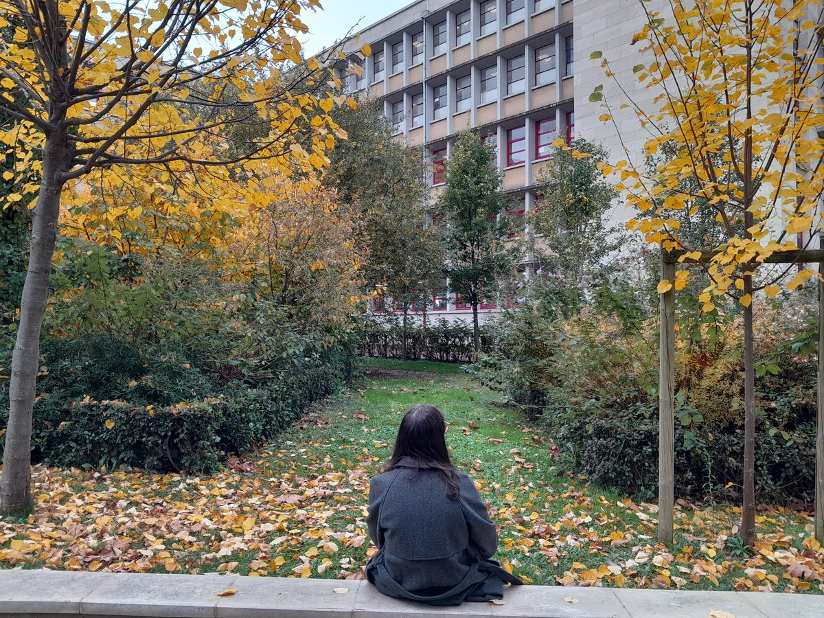 Chaque semaine, les élèves ayant choisi le module sciences participent à Vigie-Nature école avec <a href="/Aurelie_Le_Hir/">Aurélie Le Hir</a>
<a href="/LyceeVillon/">Lycée François Villon</a>
Pour ce 1er mois de travail: 
- fabrication de mangeoires 
- observation et reconnaissance oiseaux + escargots + pollen
- dissection fleur de Lys