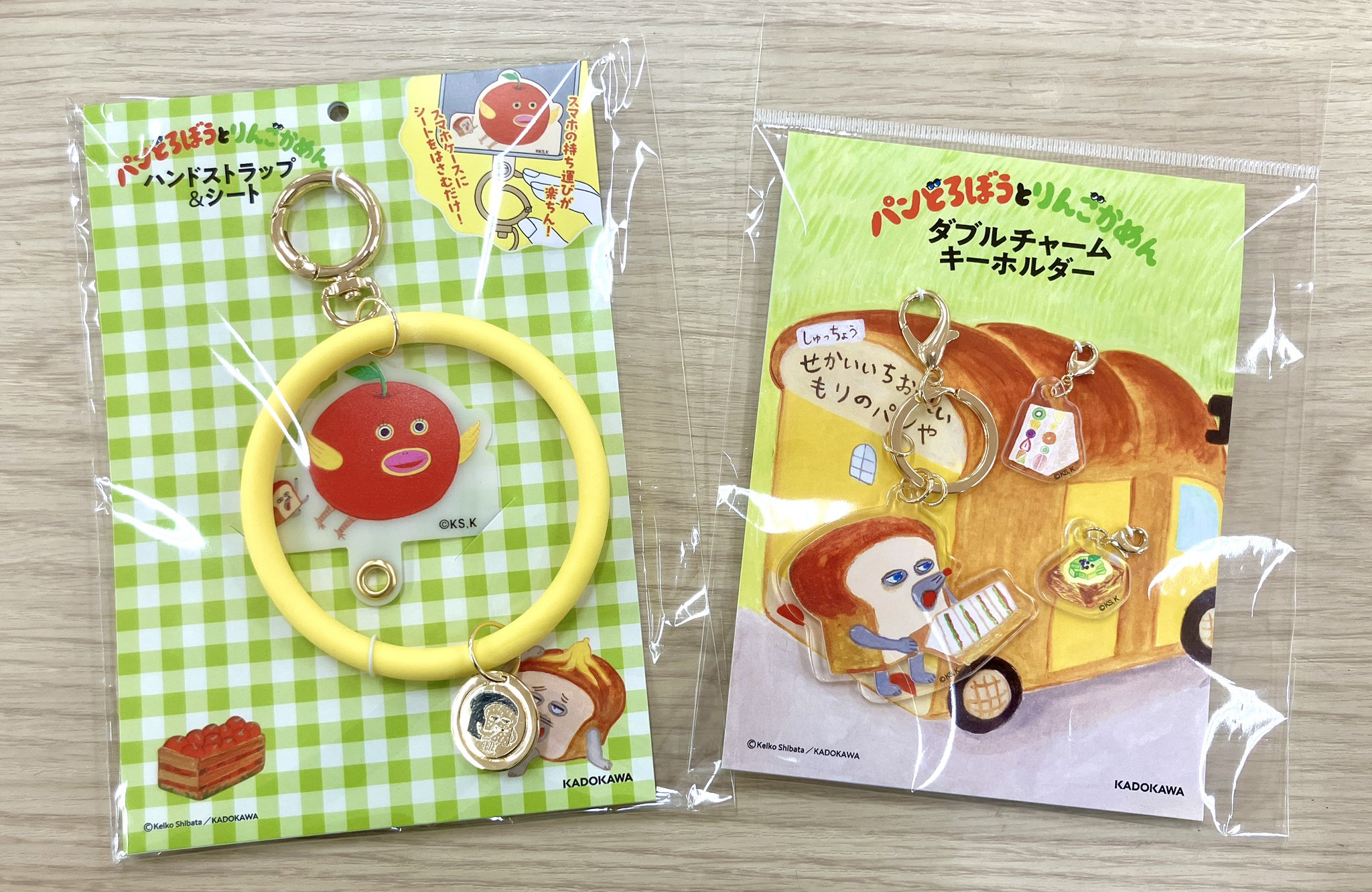 新品　新シリーズ パンどろぼうとりんごかめん ハンドストラップ&シート パンどろぼう ハンドストラップ&シート: グッズ・文具