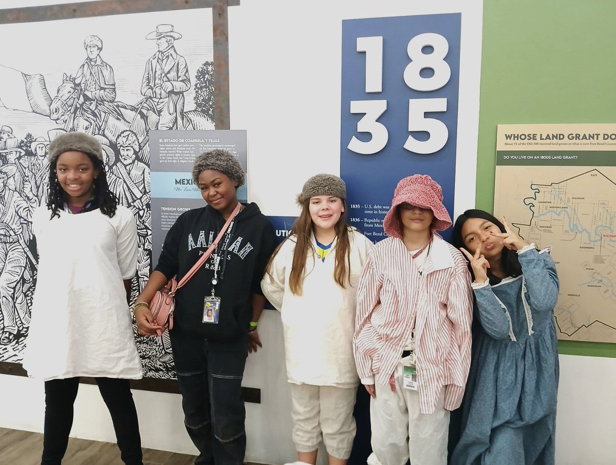 LaProfeMoni's tweet photo. Our students @JaneWessendorff enjoying a trip to the Fort Bend Museum on Special Forces Friday! @LamarCISD #innovativeday https://t.co/46ge520i8T