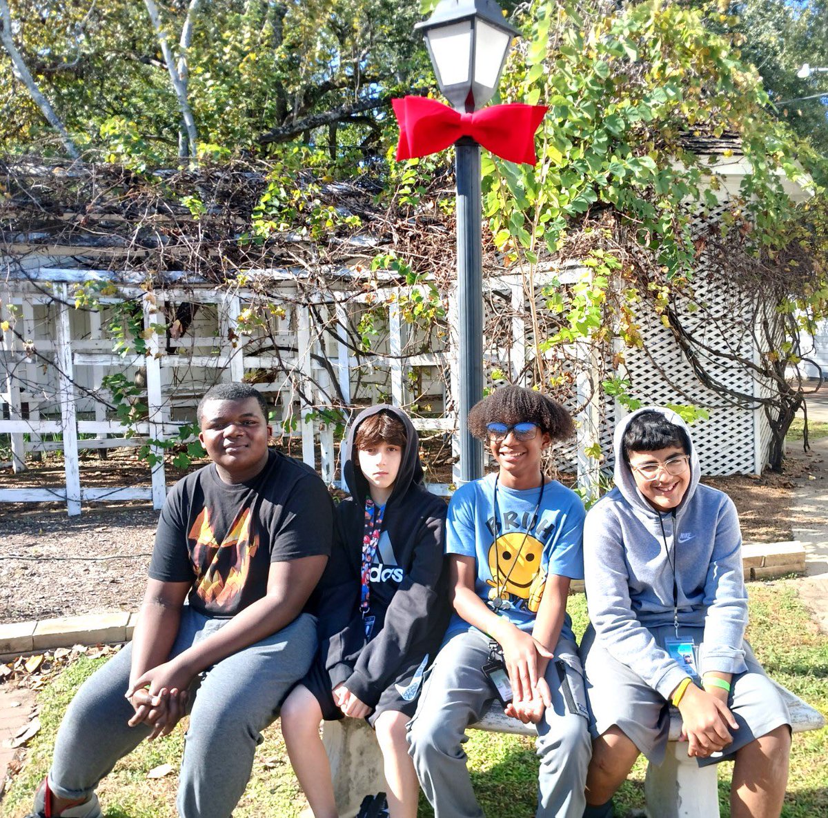 LaProfeMoni's tweet photo. Our students @JaneWessendorff enjoying a trip to the Fort Bend Museum on Special Forces Friday! @LamarCISD #innovativeday https://t.co/46ge520i8T