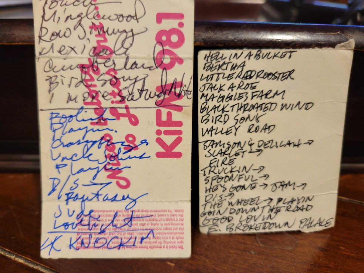 thebrotherreg's tweet photo. What a time it was on this date 12/9 back in 89 &amp; 90 with the Grateful Dead! LA Forum &amp; Compton Terrace https://t.co/5BTxzXOaVP
