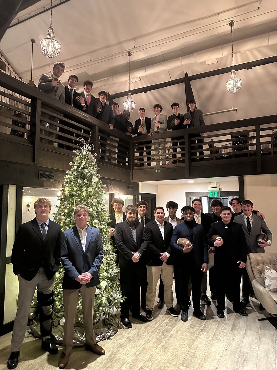 GreenmenFB's tweet photo. Thanks to Mr Balog and sponsors for a great  night celebrating our 23 seniors at The Barn at Walden! Thanks for your leadership and being great young men on and off the field! You will be missed! Love you guys! https://t.co/gHrXBtVFni