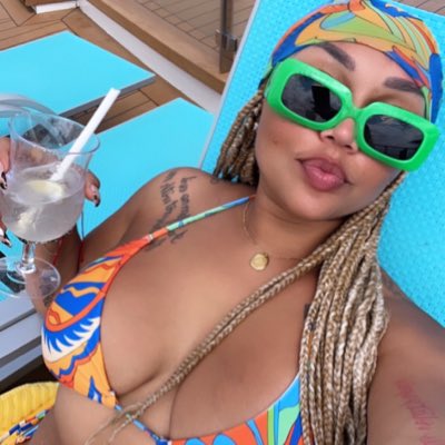 Juicylemonade21's tweet photo. #NewProfilePic https://t.co/Ppec6UJGYX