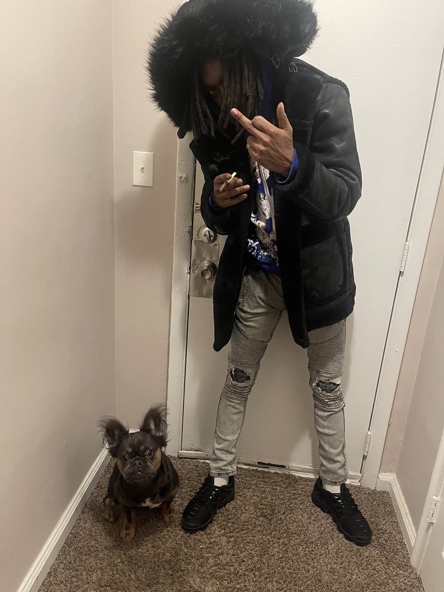 moneymarathon_'s tweet photo. No access after this run 🏃🪜 more focused than ever … hadda take a hit to appreciate this shit 💩 we back running up chedda 🧀 💙 #GTTM4L #MONH 🫂 #BigLuvah #Bossofallbosses ♟️#Madeforit 📍 https://t.co/dsczwyXLhy