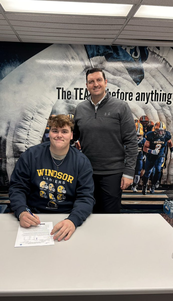 Excited to announce that I’ve signed with the University of Windsor Lancers on a full football scholarship. Thank you to everyone that has supported me. I look forward to joining my new family next month. <a href="/OUAsport/">Ontario University Athletics</a> <a href="/CoachCircelli/">Jean-Paul Circelli</a> <a href="/coachjoeLancers/">Joe Circelli</a> <a href="/CoachBeardy/">Randall Beardy</a> <a href="/MrNoOffseason/">Coach R. Williams</a>
