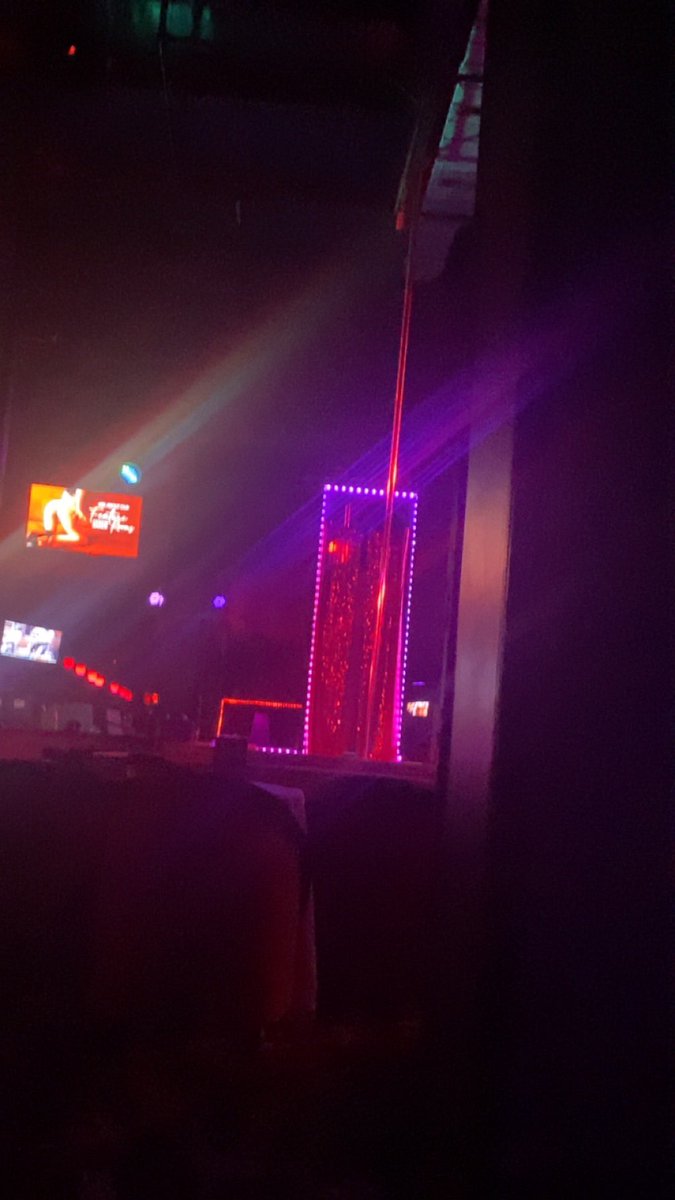 Roxyluv05's tweet photo. Officially rang the bell the whole way at the top, let’s go! #intheclub #nightlife #stripclubs #GoalOfTheDay https://t.co/qixi6FpXdm