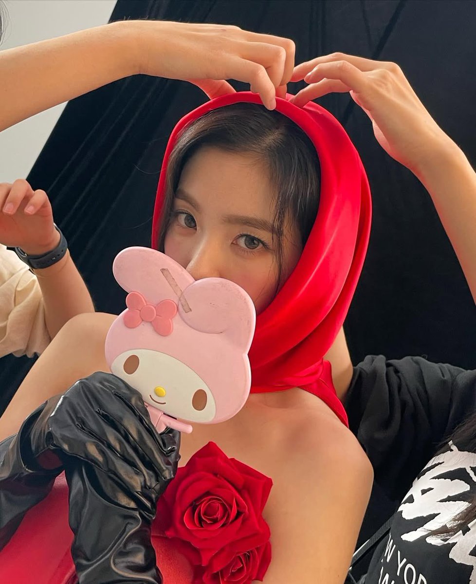 Irene 아이린 Global 🌷 tweet media