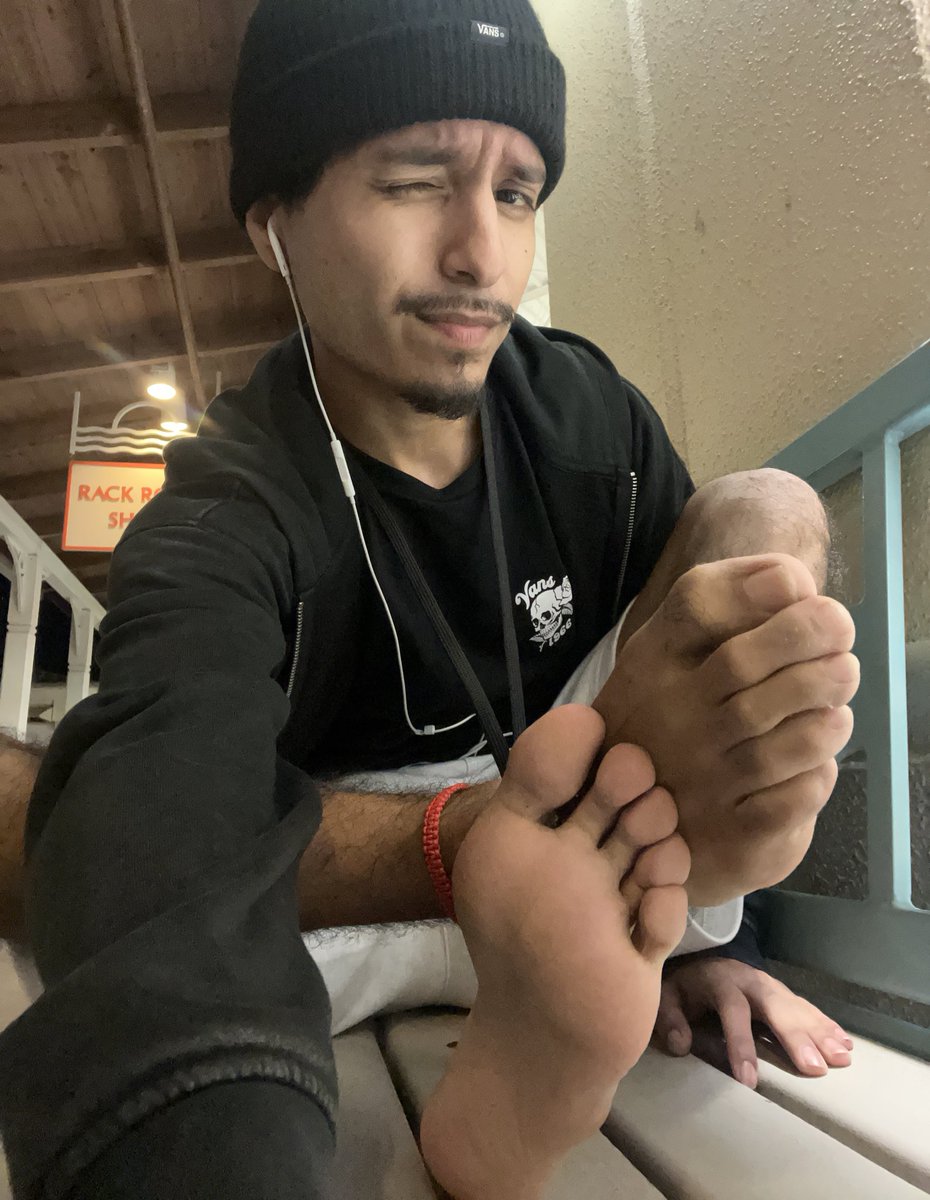 xxxan_d3r's tweet photo. RT if you love my latino feet! 😉👣 https://t.co/94PTUpU6nG