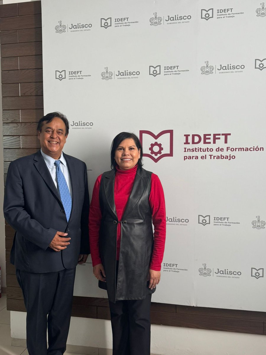 <a href="/PabloLemusN/">Pablo Lemus Navarro</a> <a href="/SalvadorZamoraZ/">Salvador Zamora</a> <a href="/AlbertoEsquerG/">Alberto Esquer</a> <a href="/JCFloresMiramon/">Juan Carlos Flores Miramontes</a> <a href="/salvadorcosio1/">Salvador Cosío Gaona</a> <a href="/salvadorcosio1/">Salvador Cosío Gaona</a> sustituye en el cargo al frente de este instituto a la Maestra <a href="/Lorenatorresr/">Lorena Torres</a>. 5/6