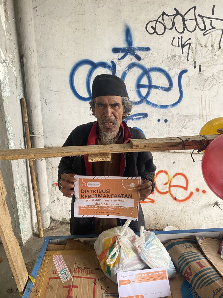 uiuiuiiii_'s tweet photo. Bismillah temen2 semua Alhamdulillah aku sudah membantu menyalurkan uang tunai, alat kebersihan, makanan dan juga kontrakan sementara untuk abah

terimakasih untuk semuanya yg sudah bantu, semoga menjadi ladang pahala untuk donatur semua. aamiin https://t.co/IsatCZHETK