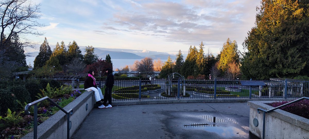 DobrikG's tweet image. Thanks for showing us around @UBC, @HamedShirzad13
TIL that our #NeurIPS posters will be actually side (3009) by side (3010). Coincidence? 😀
