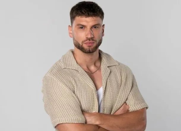 soymarichu's tweet photo. Esté chad hizo todo bien. Armo terrible bardo entre hombres, mando a pensar a Delfina,la dejó sin nominar, quedó en placa y demostró que no solamente es hueca sino que además es nefasta. 1ra participante que se va de GH sin siquiera haber nominado. 
Sirvió show 🚬 #granhermano https://t.co/Yy3DFithpp