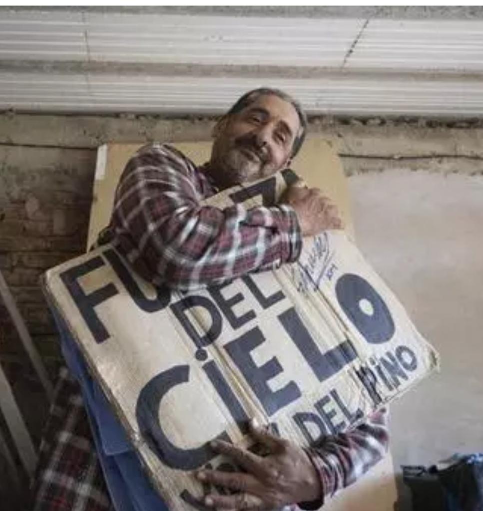 FlavioArenales's tweet photo. Feliz primer Año de gobierno 
El mejor de toda la historia de la humanidad. Gracias @JMilei te amo mucho mañana estaré festejando. 
Viva la libertad carajo https://t.co/PO84NciOKR