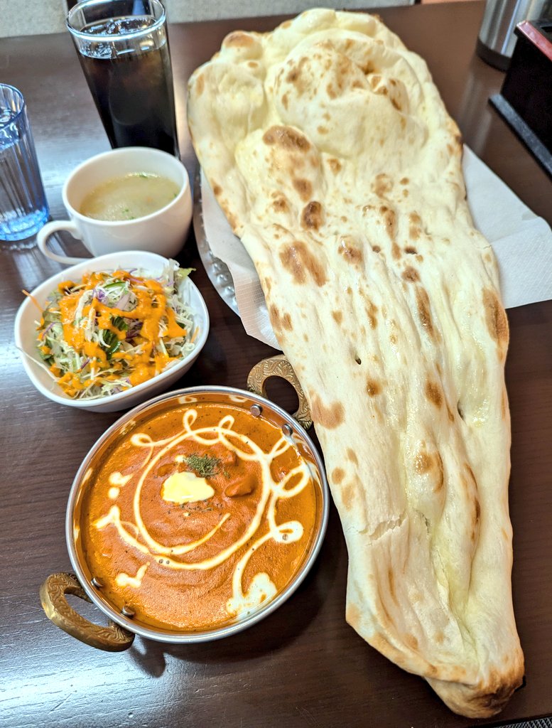 johnjohn1575's tweet photo. 浜松市のナマステカレーハウスさんのバターチキンカレーセット950円。ナカナカなサイズのナンです。酸味とバターのこってりさもバランスいいです😊
#カレー #ナン #インドカレー #浜松市 #curry #静岡グルメ https://t.co/imezniteTW