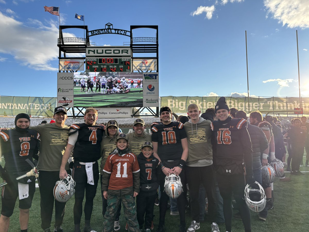 Last QB Dinner for the 2024 QBs tonight! Damn proud to get the opportunity to coach these guys! Big shoutout &amp; thanks to Blake &amp; Cade! Gonna miss the heck out of you 2! This is a great group of young men who my kids look up to tremendously! Love you fellas!Thanks for all you do!