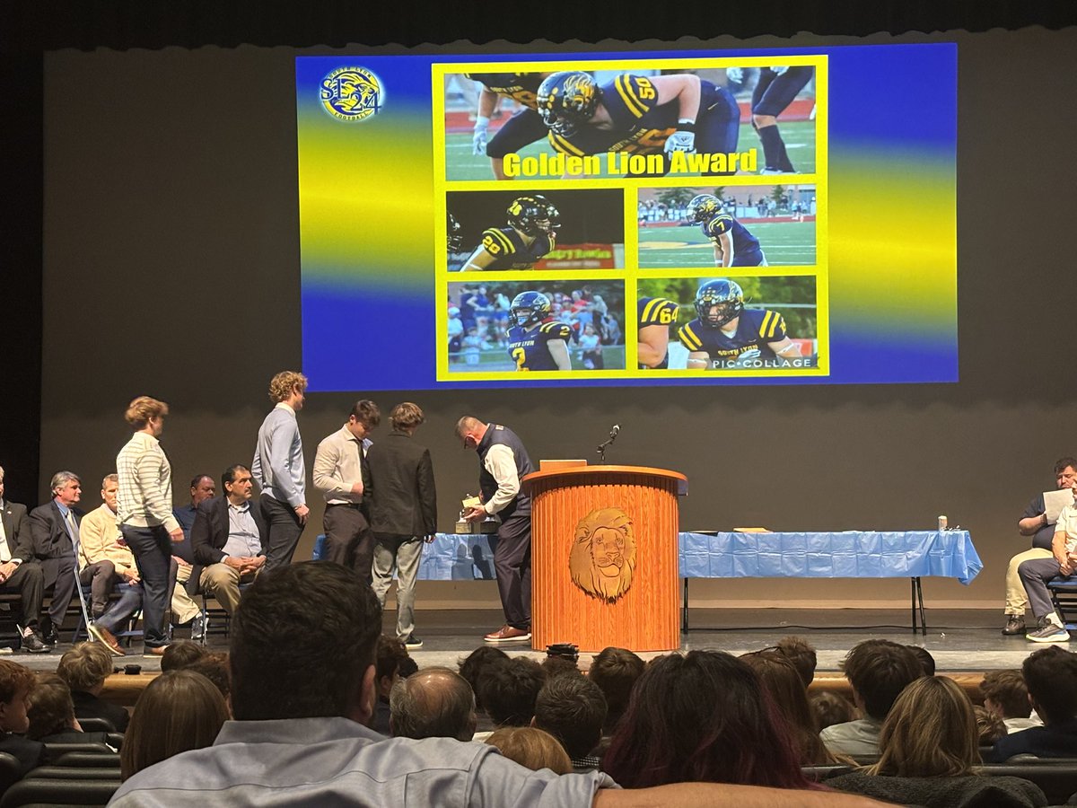 Shields_here's tweet photo. More pictures from the Banquet: https://t.co/gXBfLNYw9P