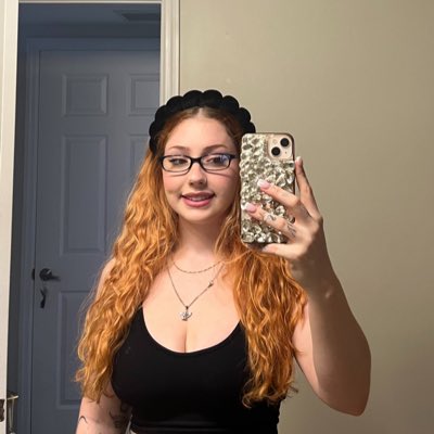 Jennyblake's tweet photo. #NewProfilePic https://t.co/62tQCPZ97g
