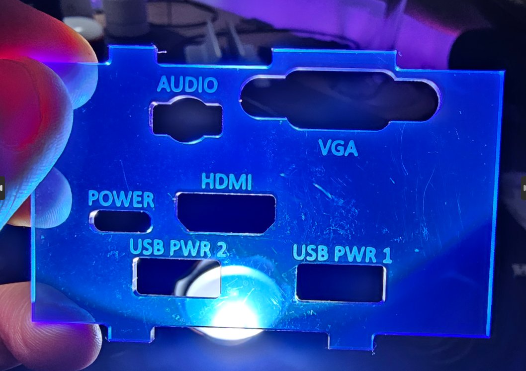 mitalis's tweet photo. @TakiUdon_ For the clear blue acrylic cases, is there a plastic peel or something? If so it's really hard to tell. I just got my case, and all the pieces are scratched to hell. Is this to be expected? https://t.co/9tZCYqIFRg