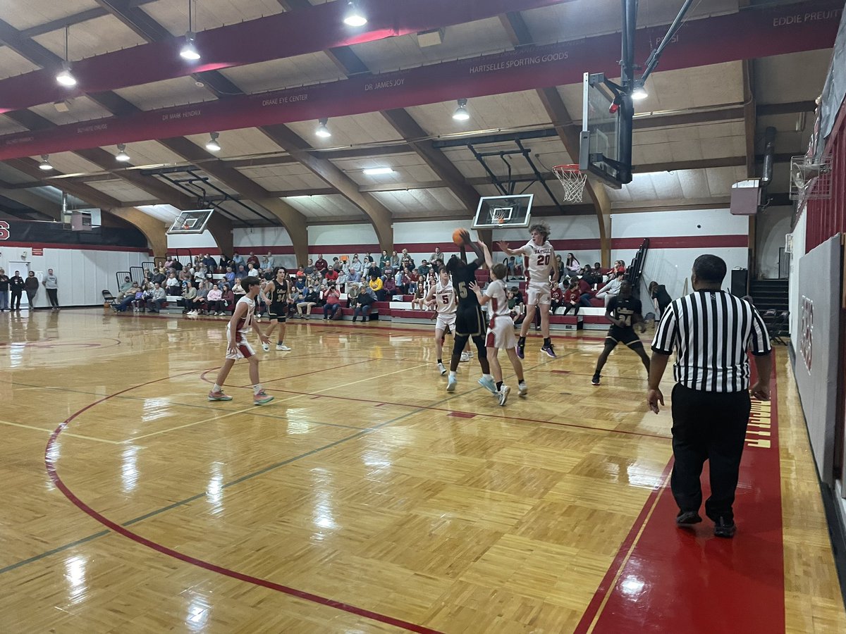 CullmanMiddle's tweet photo. CMS Basketball 🏀 

8th Grade Boys 

Hartselle 31

Cullman 37

FINAL https://t.co/UZu79XvvYD