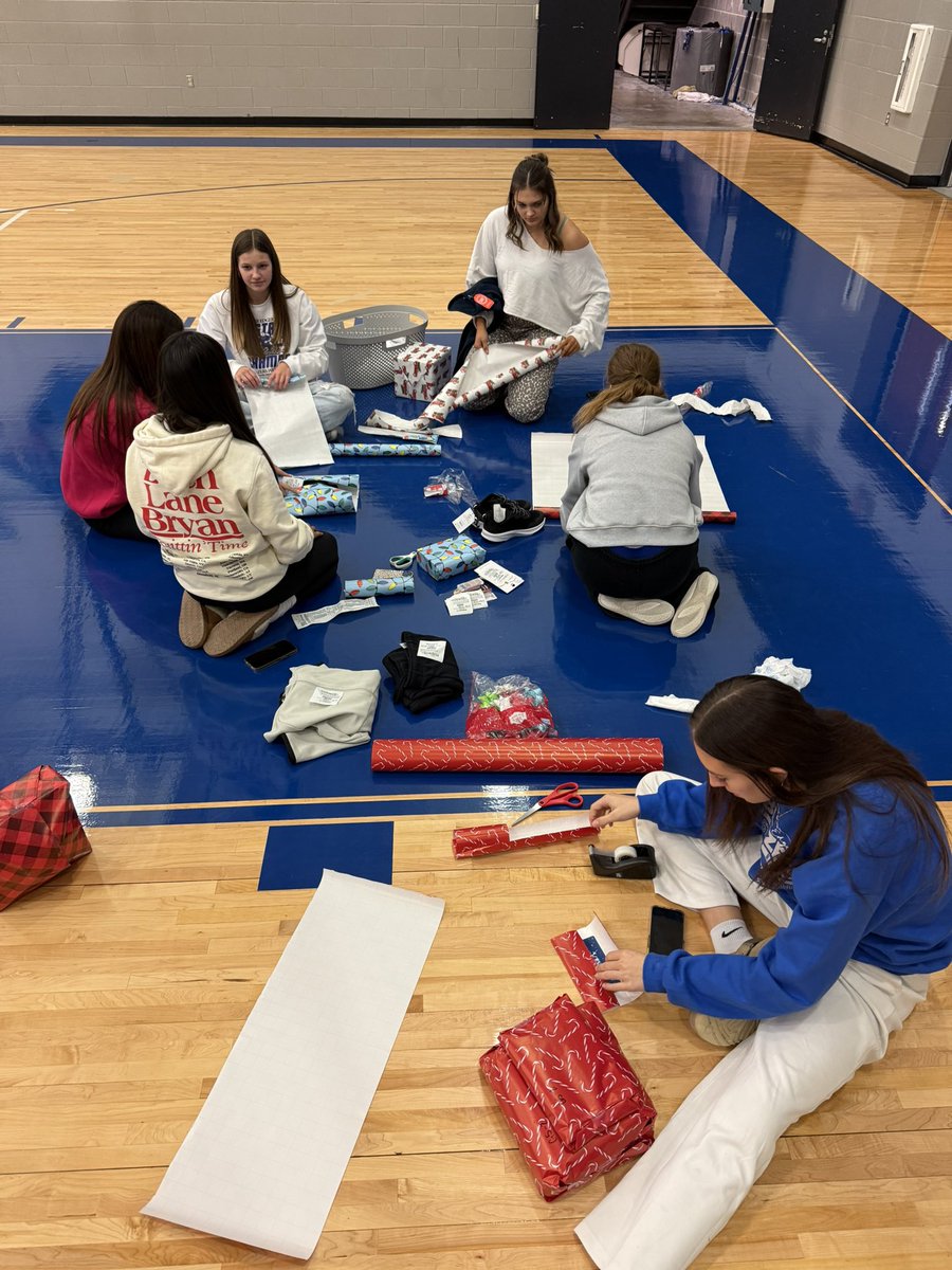 Best time of the year! Several of our cheerleaders went Christmas shopping to provide presents for less fortunate children in Gardner. <a href="/GEHSBlazers/">Gardner Edgerton High School</a> <a href="/GEHSSimpson/">Mike Simpson</a>