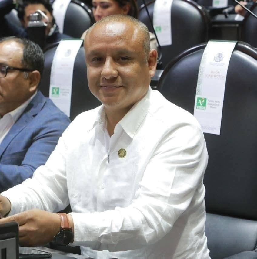 MLopezSanMartin's tweet photo. Trasladan al IMSS Bienestar de #Zongolica al diputado federal Benito Aguas, tras ser atacado a balazos en Tepenacaxtla, #Veracruz 

Es reportado en estado grave

[📹 Radio patrón online] https://t.co/u6CFaknTQI