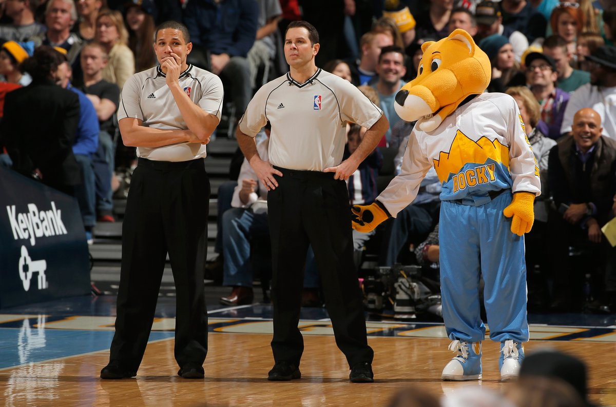 He's an Entertainment Capital native, but Kenn Solomon didn't need Vegas to entertain the world. He created an opportunity when he cold called the Nuggets &amp; formed a Hall of Fame mascot. Retirement was a little weird, but now new doors are opening. Listen: linktr.ee/ctfrpodcast