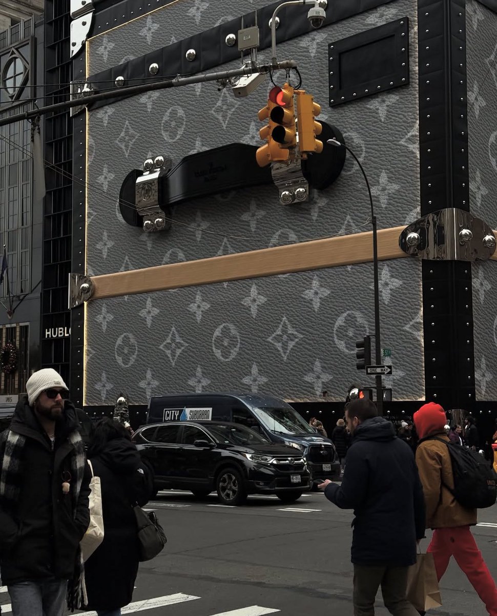 Shtreetwear's tweet image. New Louis Vuitton Storefront on 5th Avenue