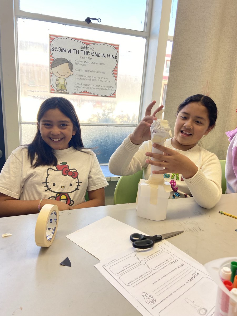 HolbrookMDUSD's tweet photo. Engineering Challenge in 4th grade! Our Jets used the engineering process to build a snowman. They made a hypothesis, estimation, tried their hypothesis and tested it! #WeAreHolbrook #STEMrocks https://t.co/OACdNInu8B
