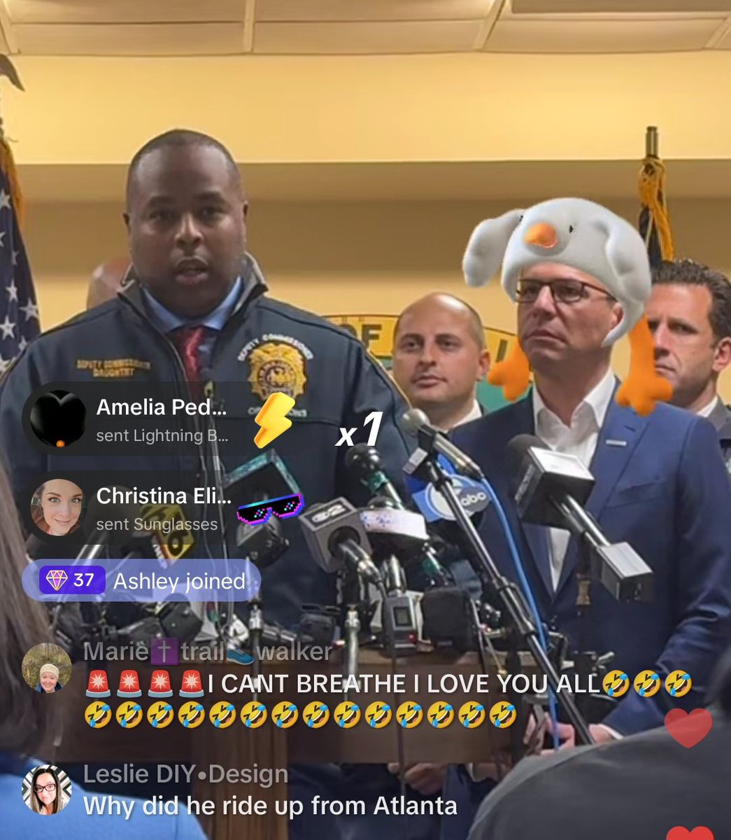 sj_MRF's tweet photo. Watched a TikTok live announcement about a suspect arrested in connection to the United healthcare CEO shooting. https://t.co/BcmnY5U0Ki