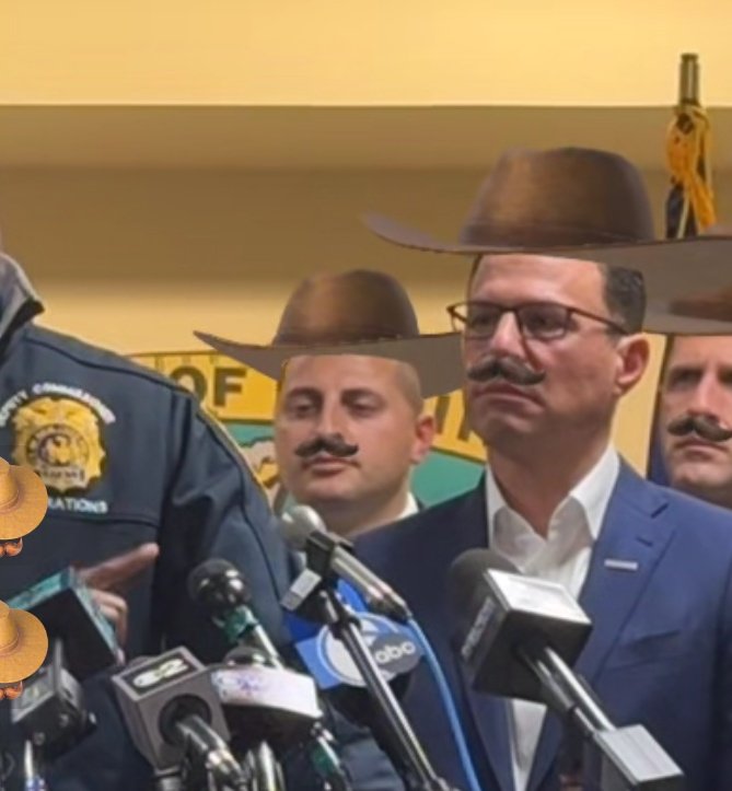 sj_MRF's tweet photo. Watched a TikTok live announcement about a suspect arrested in connection to the United healthcare CEO shooting. https://t.co/BcmnY5U0Ki