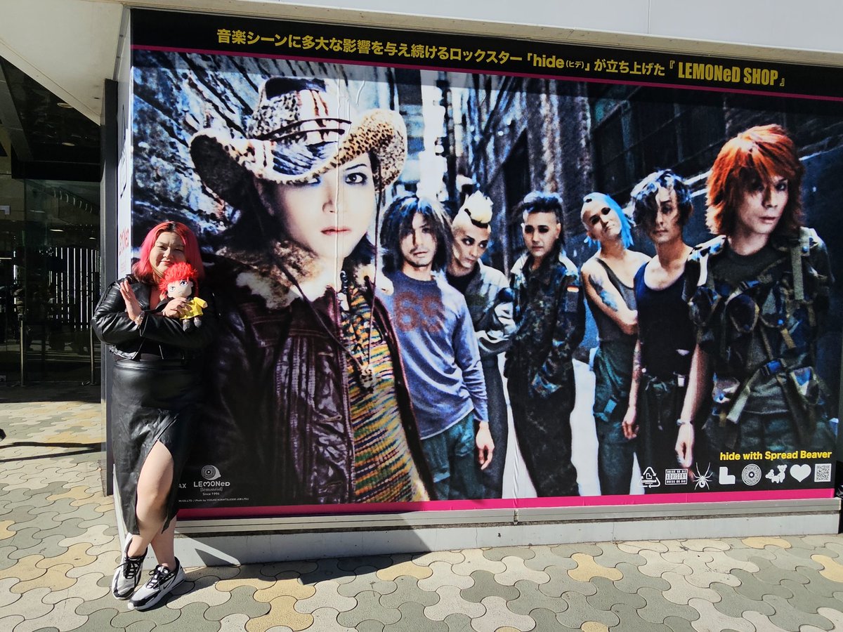 HjuleeTao's tweet photo. 開心跟hide合影 明年5/2-3號衝啊，希望如願抽到票🥰
#hide #レモネードショップ　
＃レモショ　 #lemonedshop
 #レモショ東京　#ラフォーレ原宿　#原宿 https://t.co/UbptRNRnjA